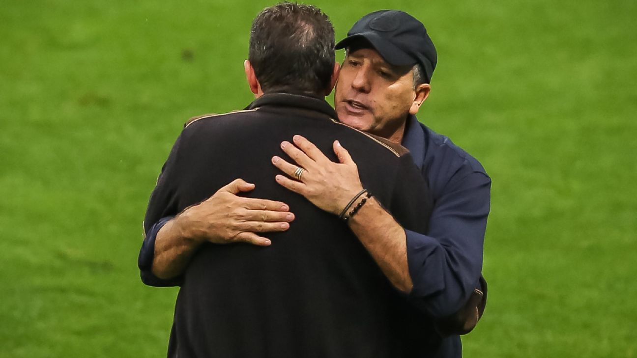 'Espero que não fique bravo...': Renato Gaúcho previu erro de Rogério Ceni no São Paulo e tentou dar conselho