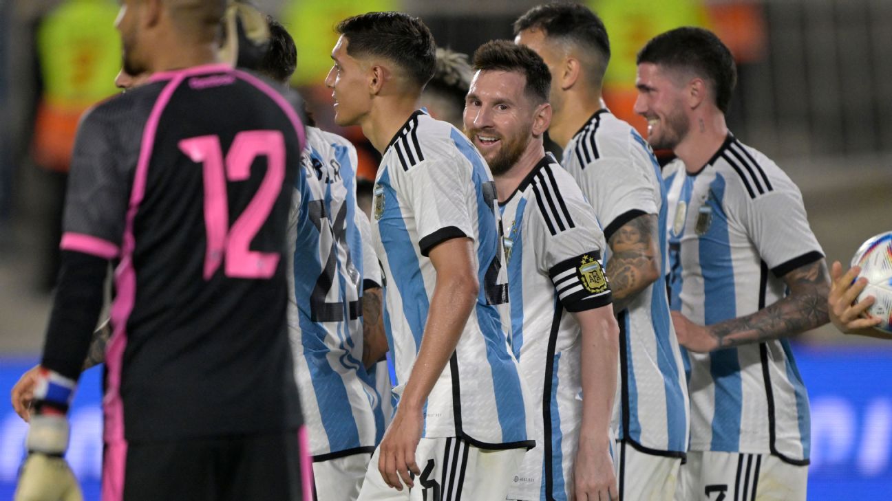 Messi 800 gols: em jogo da Argentina, atacante atinge marca histórica