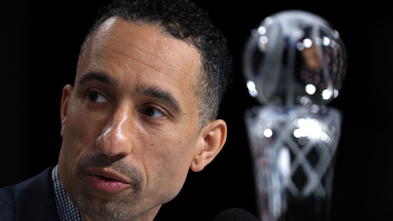 Marquette's Shaka Smart voted men's AP coach of the year - ESPN