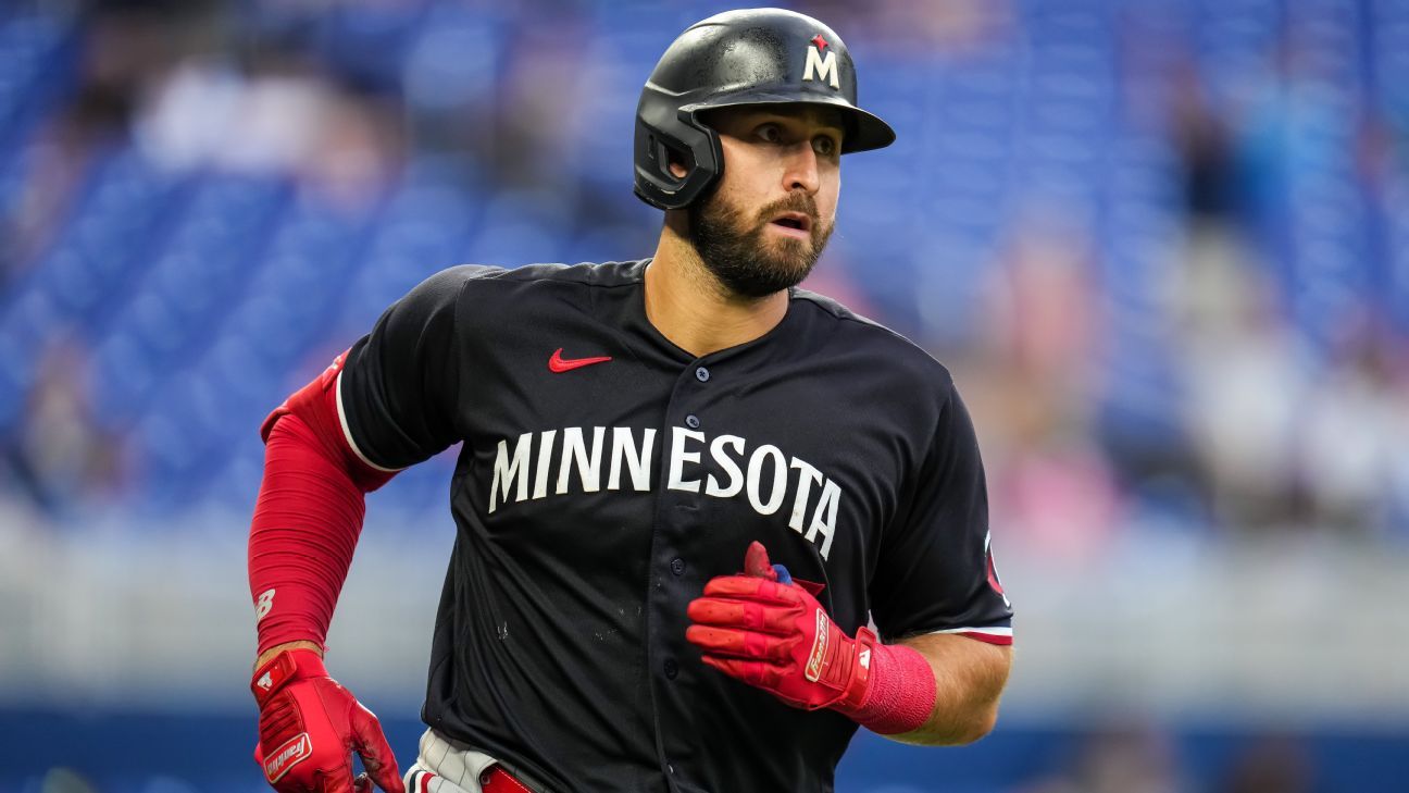 Twins place Joey Gallo on IL with hamstring strain