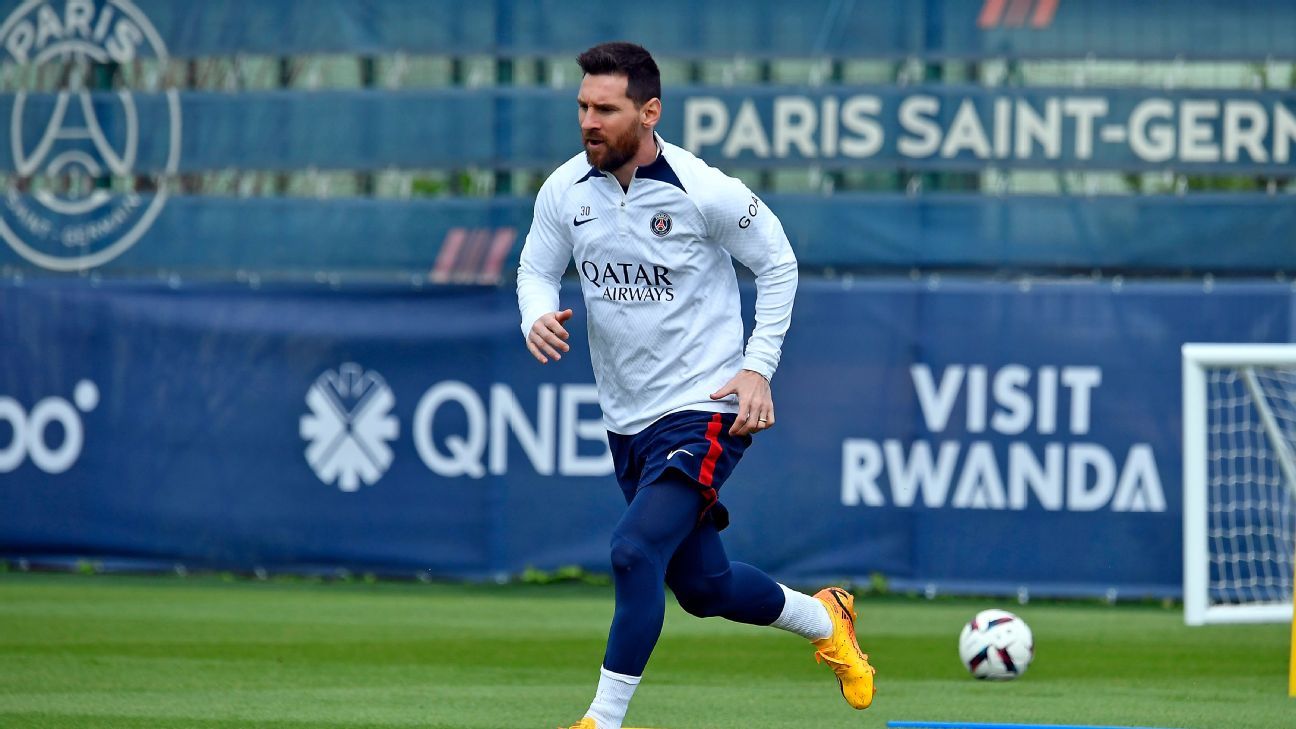 Lionel Messi back training with Paris Saint-Germain after suspension, Lionel  Messi