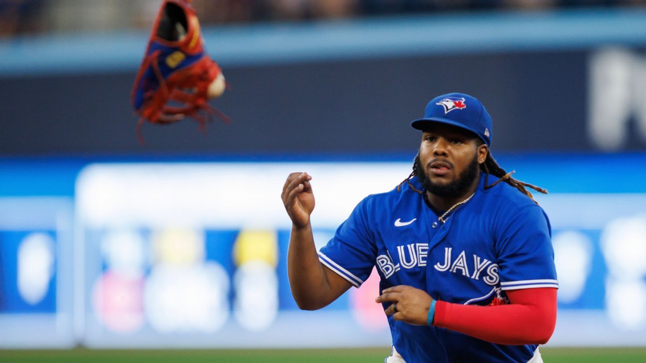 Vladimir Guerrero Jr. wins American League Gold Glove Award