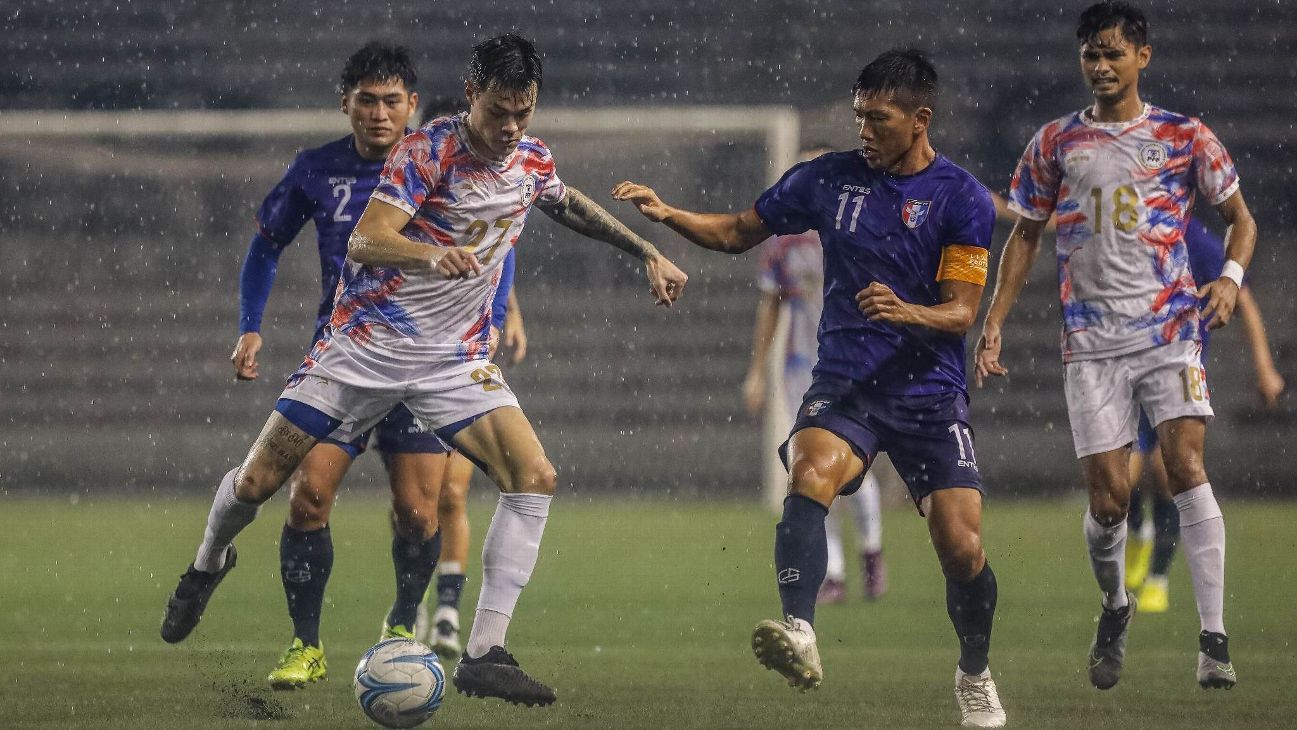 Jarvey Gayoso gifts Michael Weiss winning Azkals return