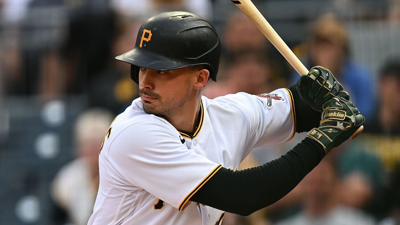 Reynolds' MLB-best hit streak ends; Pirates win