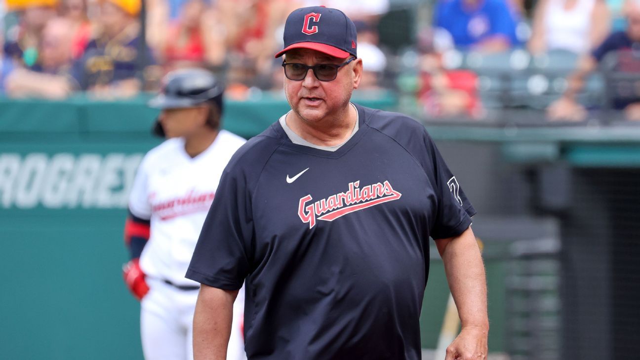 Terry Francona writes '14' on cap to honor late Larry Doby - ESPN