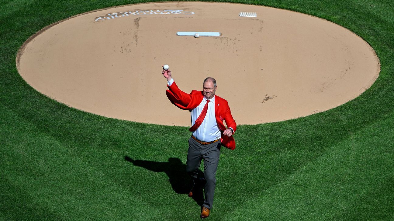 Rolen: To join Cobb, Ruth, Aaron in HOF 'not real'