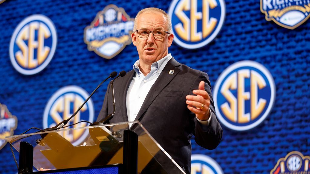 Sankey 'disappointed' in CFP ranking backlash