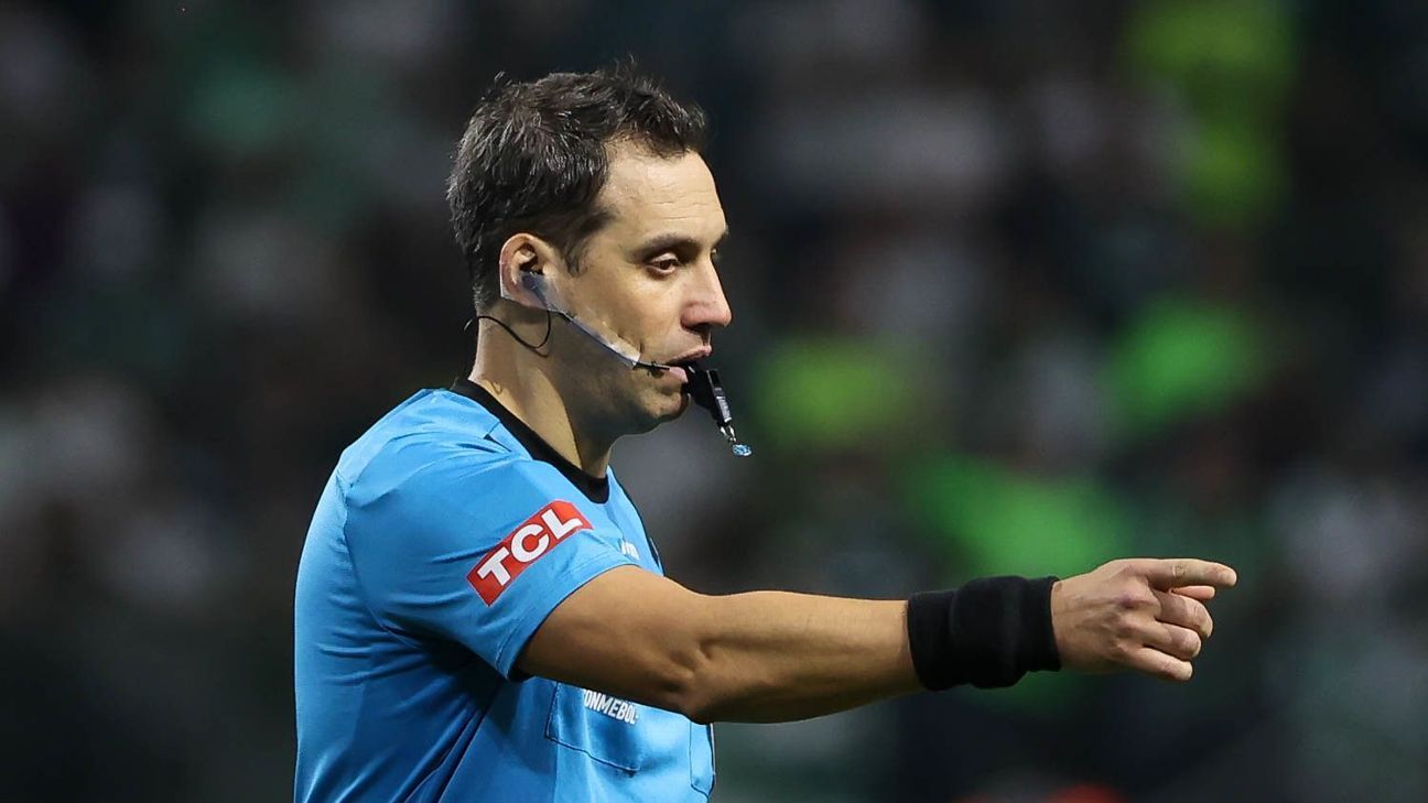 Conmebol divulga áudio do VAR e diz se árbitro acertou ao não marcar pênalti para o Atlético-MG contra o Palmeiras na Libertadores