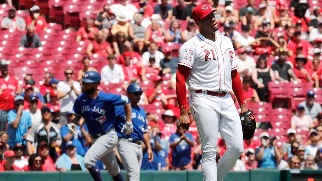 Reds' Greene gives up 5 HRs to Jays in return