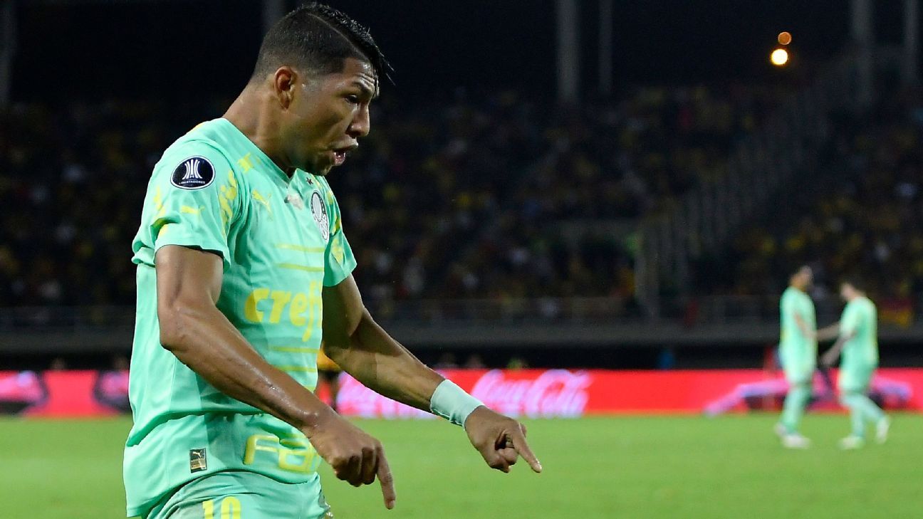 Rony de saída do Palmeiras? Atacante se diz tranquilo por pai cuidar de negociações com diretoria e é sincero sobre rumores: 