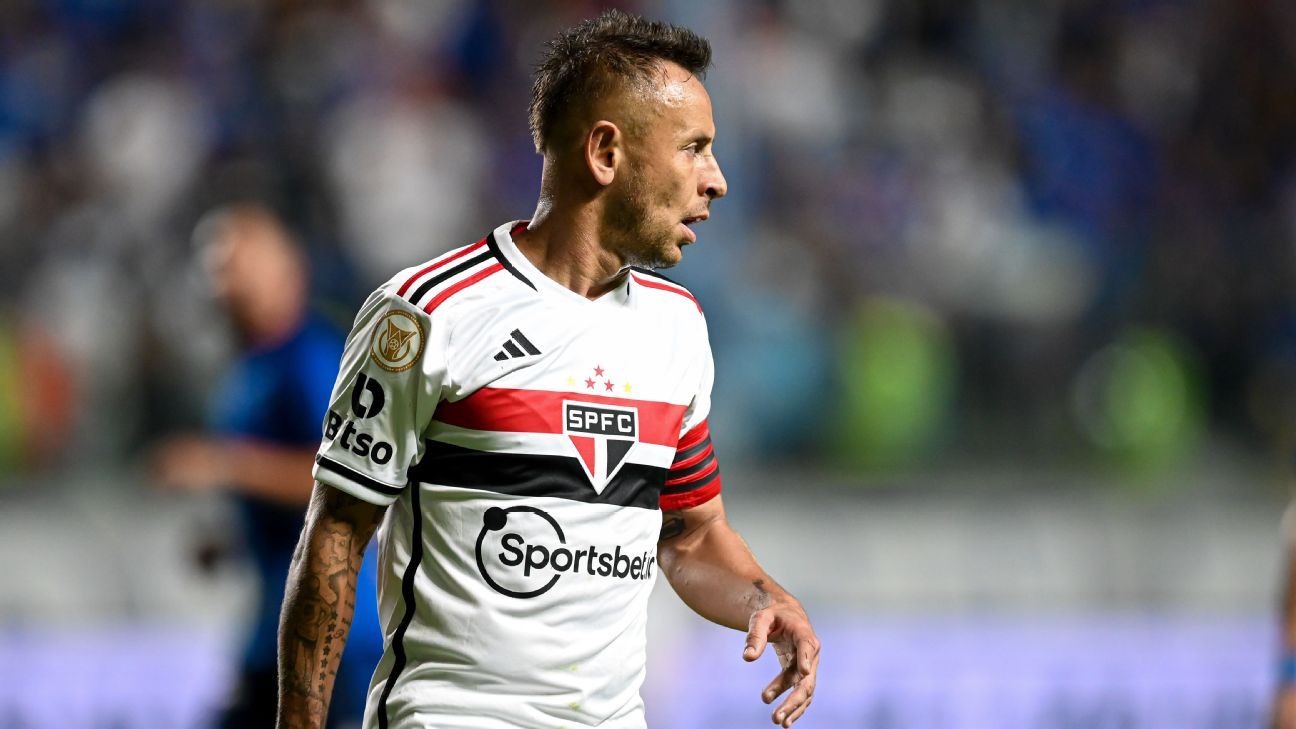 Rafinha diz quando pretende se aposentar e traça plano que envolve ídolo do Flamengo