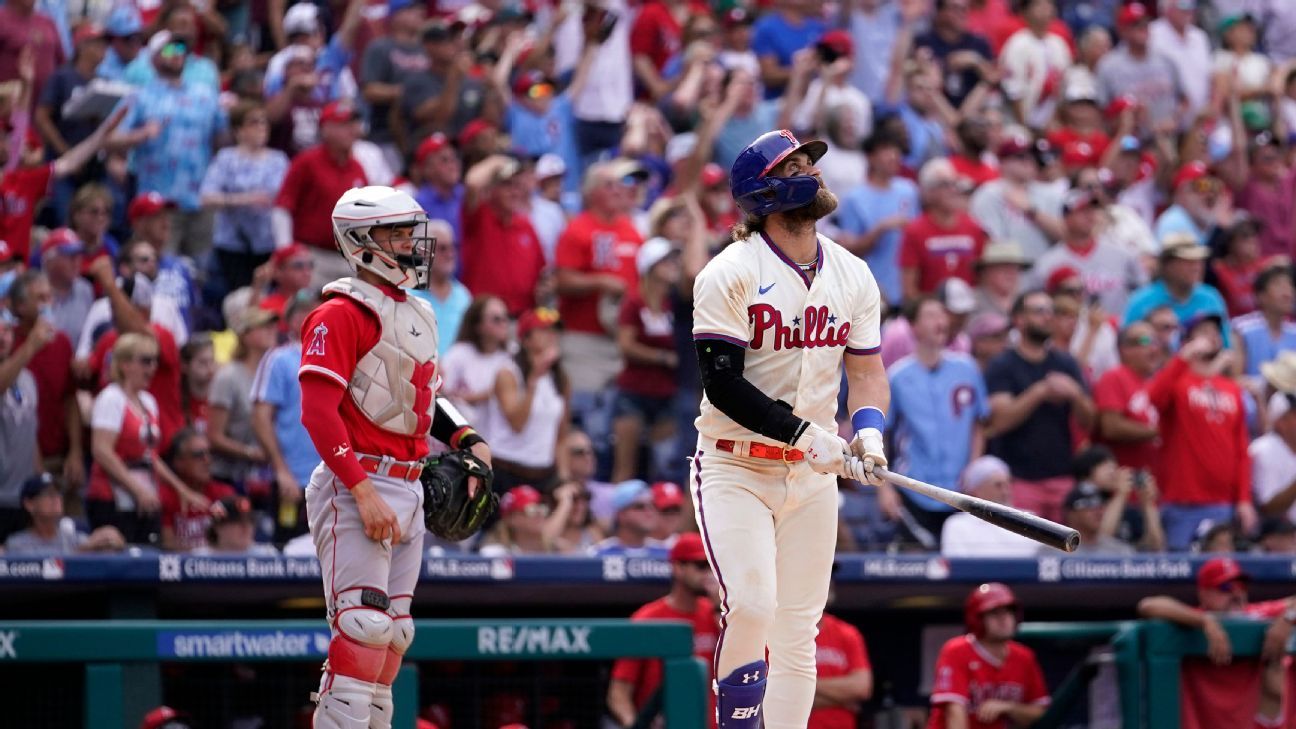 Bryce Harper's home run powers Phillies past Padres, into World Series