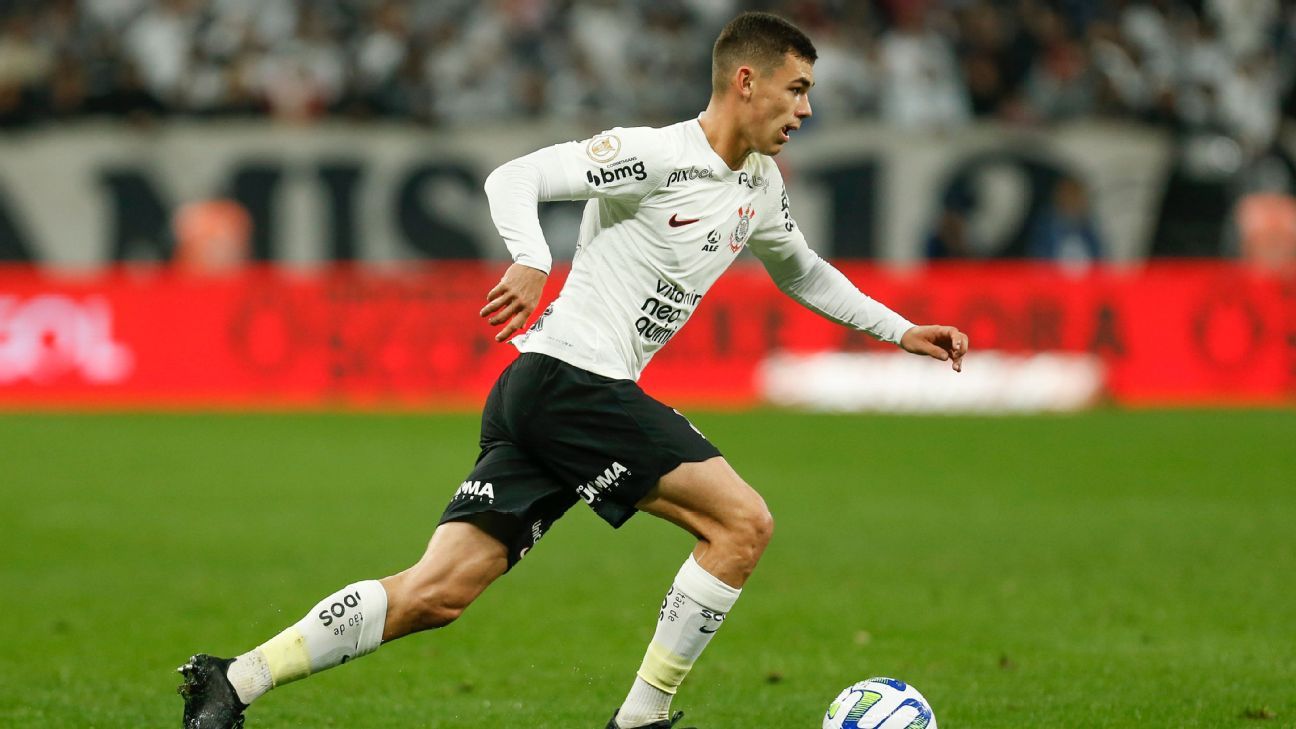 Chelsea submit €21m bid for Corinthians' teenage midfielder Gabriel  Moscardo - We Ain't Got No History