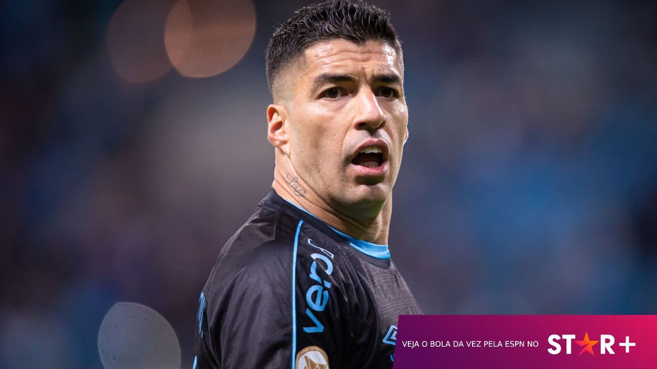 Suárez resume Renato Gaúcho em uma palavra e elege melhores atacante e zagueiro que enfrentou no Brasil