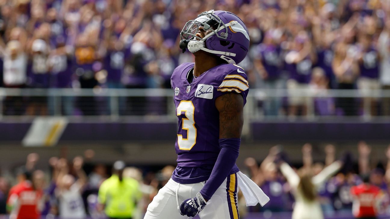 Vikings' Jordan Addison makes 39-yard catch for first career touchdown ...