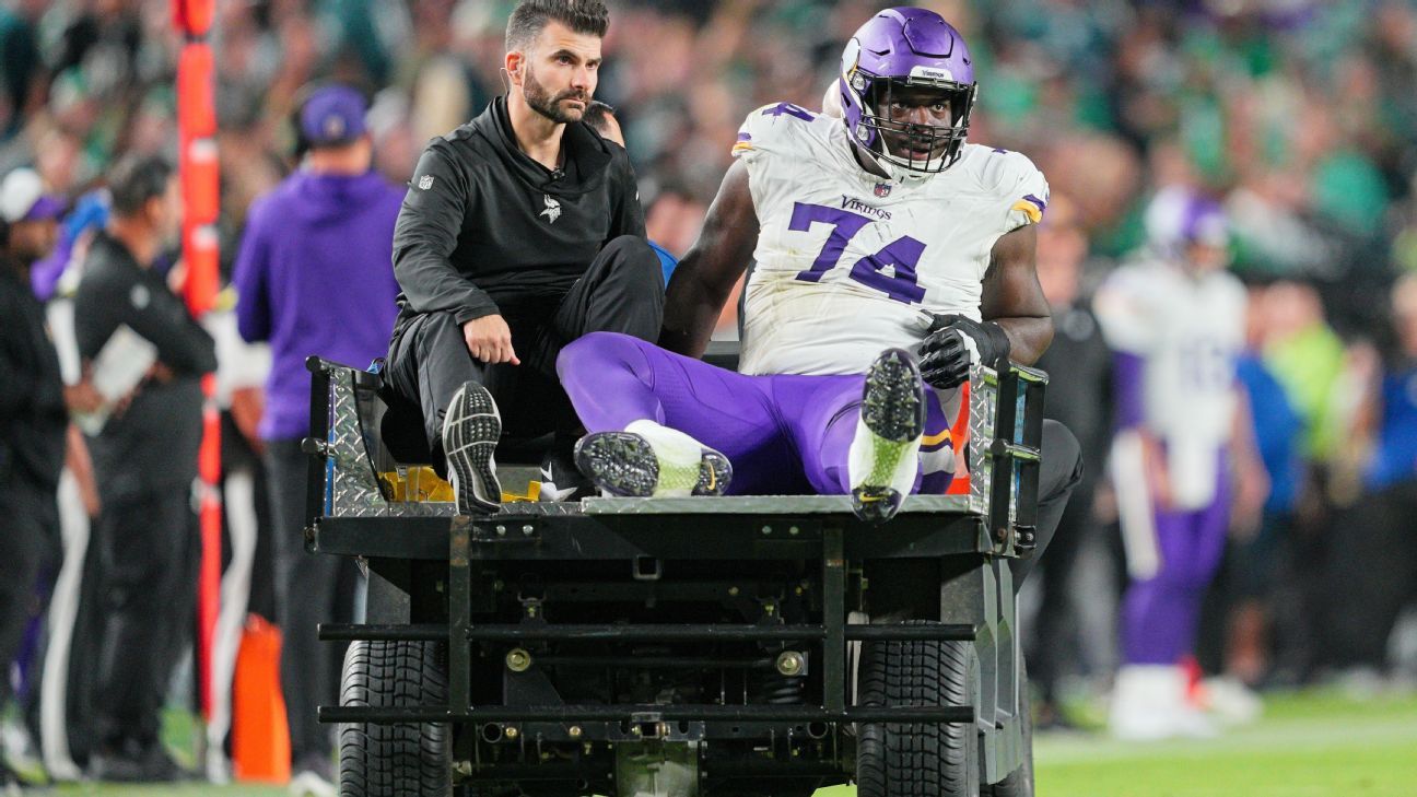 LT Oli Udoh carted off as Vikings drive to touchdown - NBC Sports