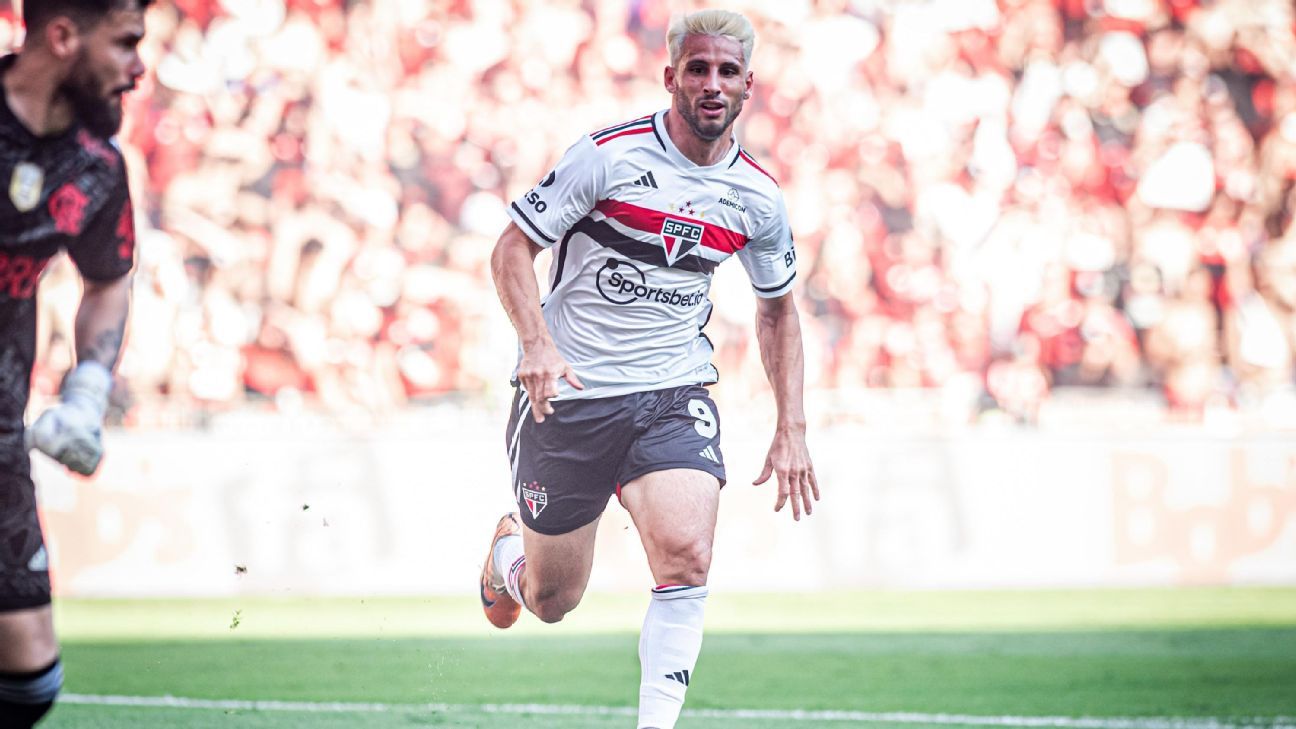 Calleri decide e São Paulo vence 1º jogo da final da Copa do Brasil