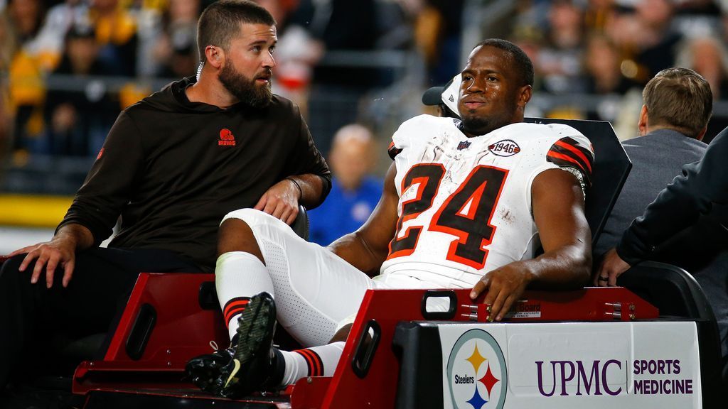 Nick Chubb injury news: Browns RB carted off with knee injury in