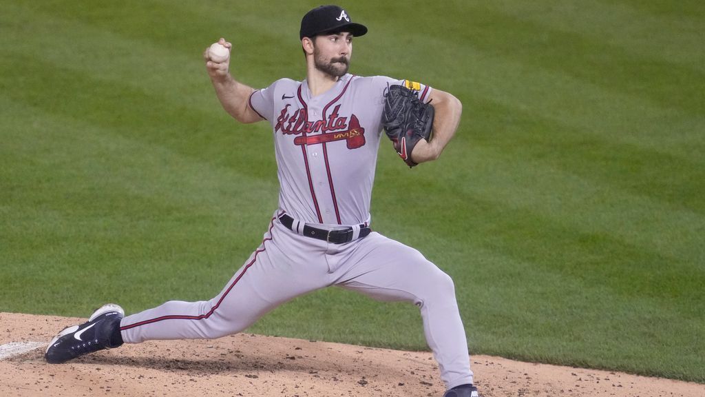 Braves reach 100 wins again, beat Nationals 8-5