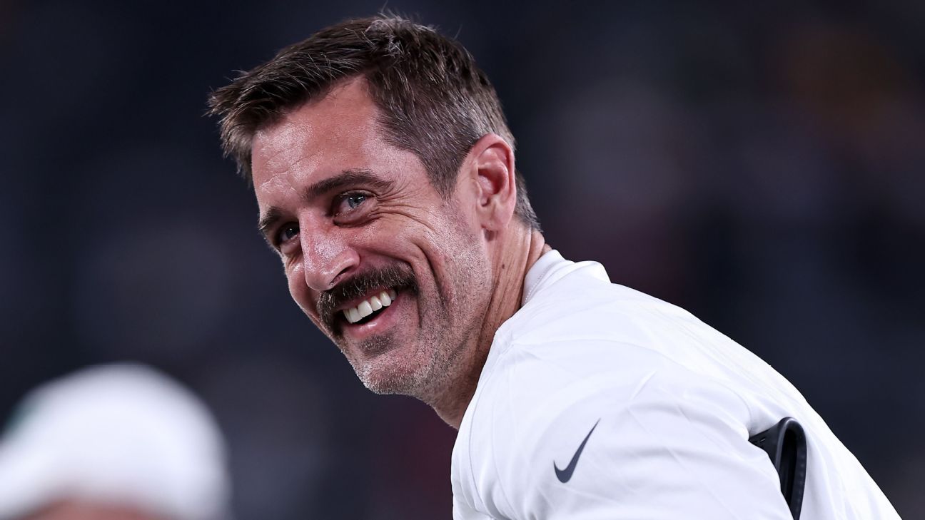 Aaron Rodgers returns to NY Jets, sends clear message at meeting