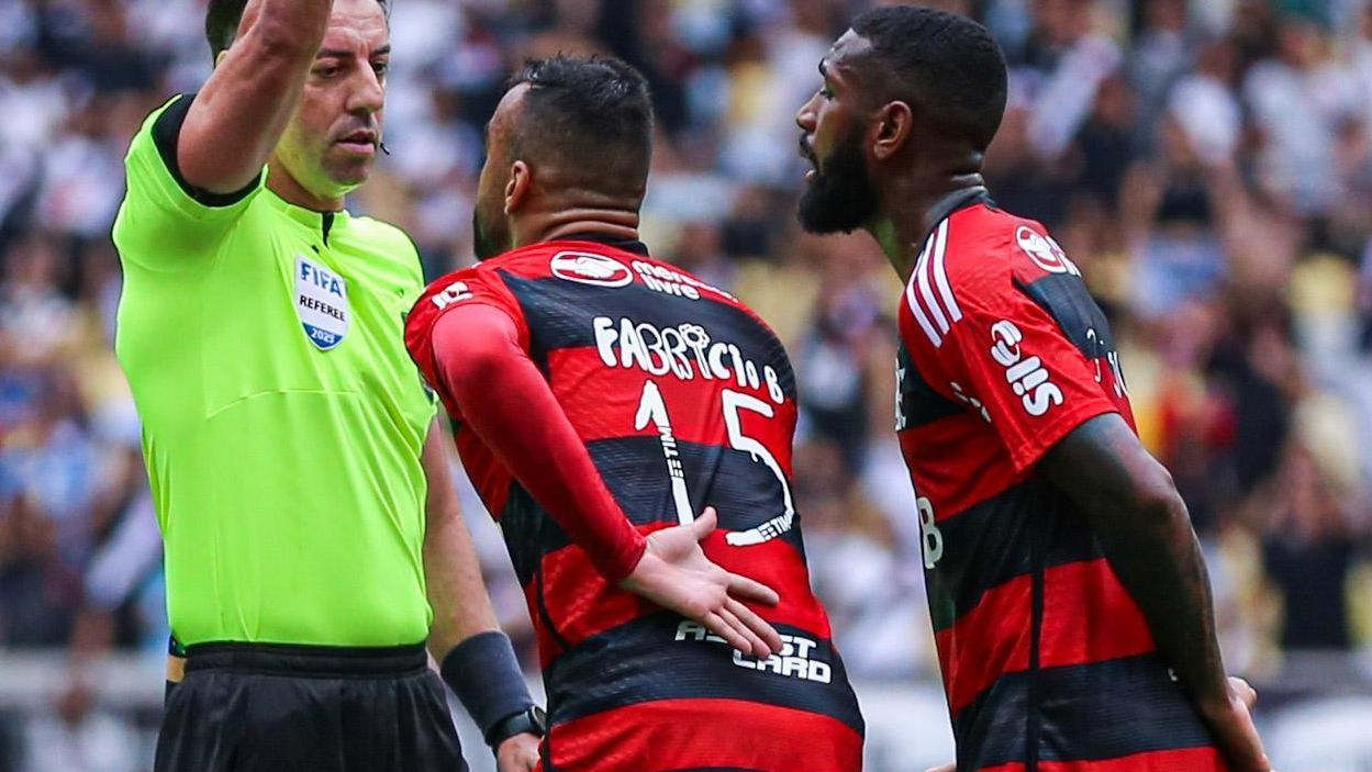 Por que Flamengo usou número diferente nas camisas no clássico contra o Vasco
