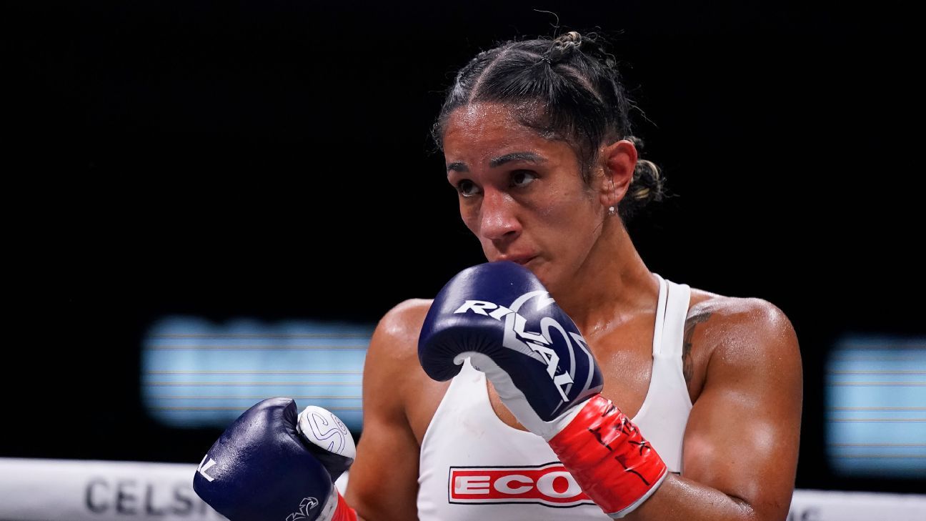 An all-women's championship brings female boxers to the ring
