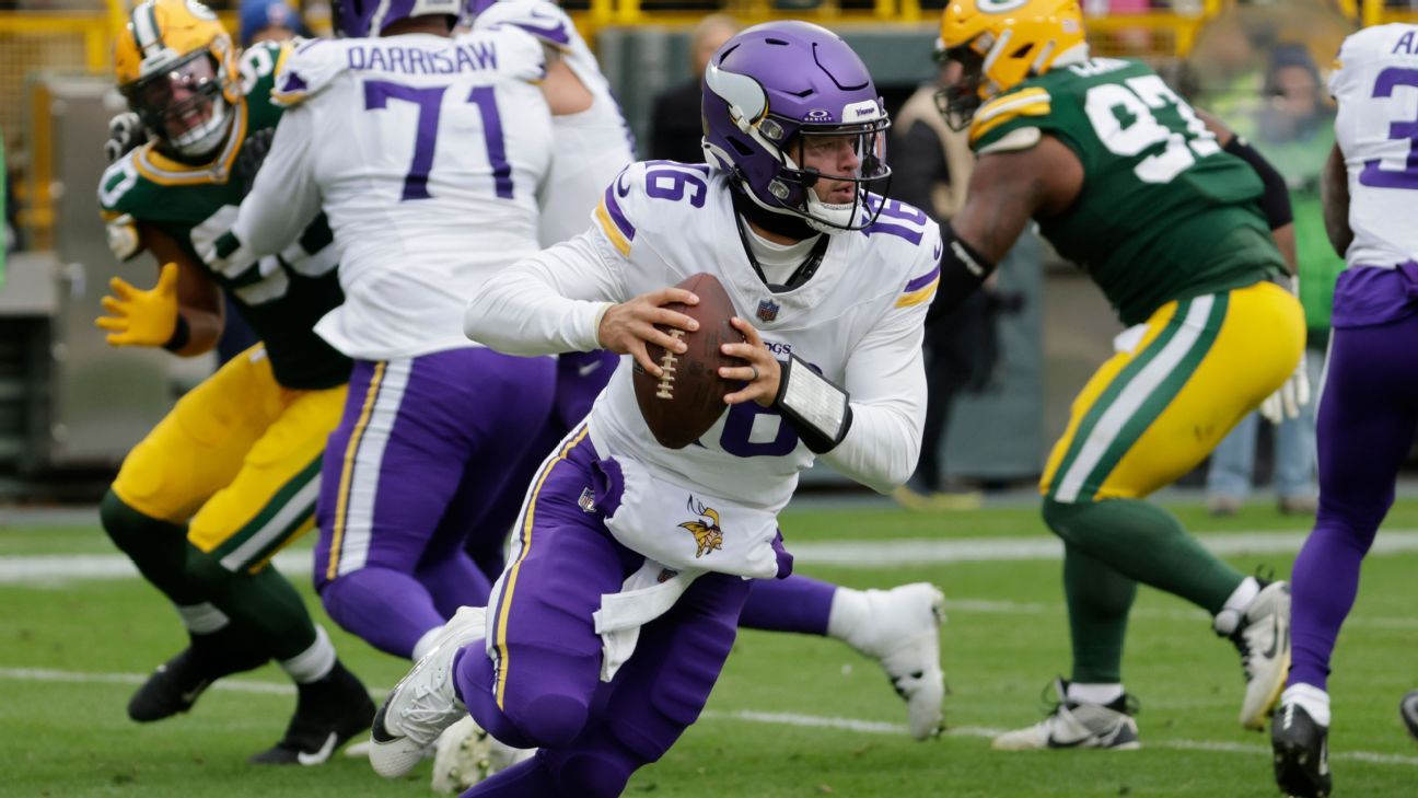 Vikings make halftime quarterback switch from Jaren Hall back to Nick  Mullens, Sports