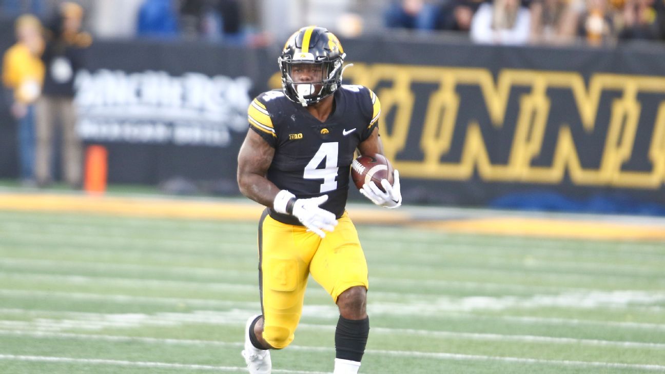 Iowa RB Williams, WR Brown to enter portal