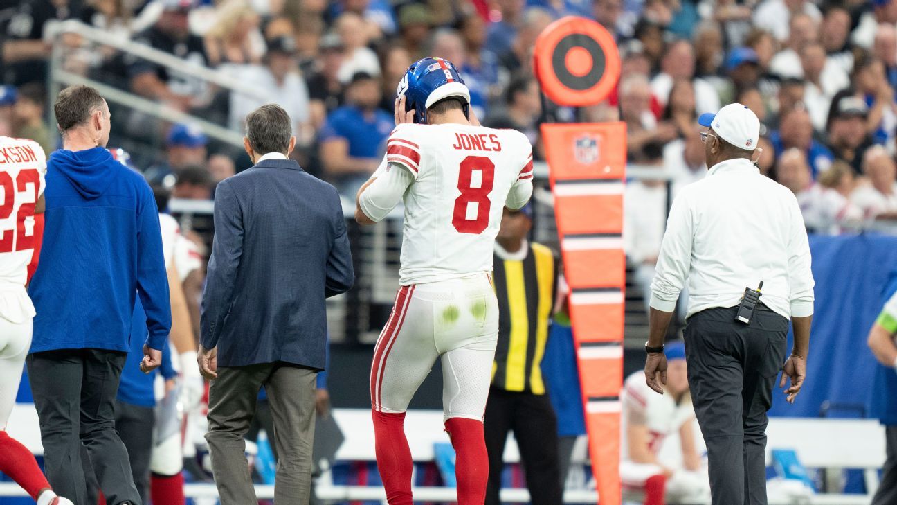 Giants quarterback Daniel Jones misses his second straight