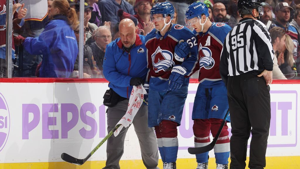 Lehkonen taken to hospital, hit boards head-first