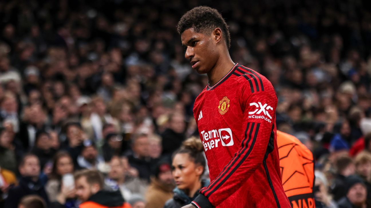 Ten Hag: Rashford 'not happy' about poor form