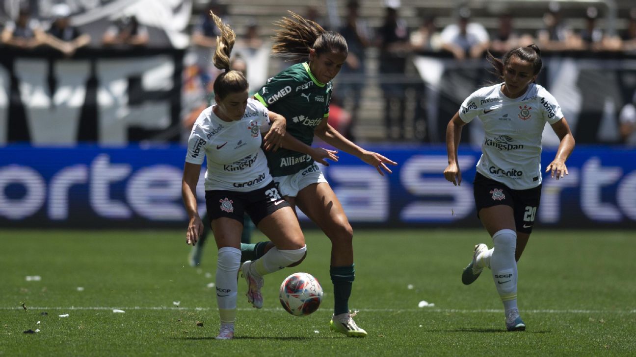 Corinthians massacra Palmeiras, aplica 8 a 0 histórico e vai à decisão do Paulistão feminino