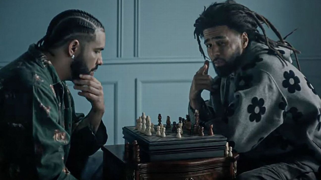 Drake & J. Cole recreated Messi & Ronaldo chess match photo for