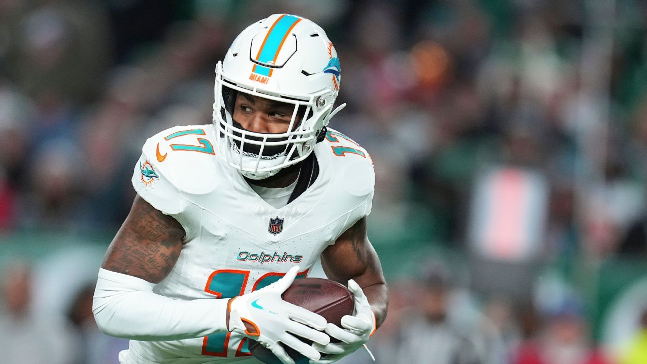 Sources: Fins giving Waddle .75M extension