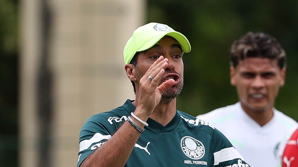 Pedido de Abel Ferreira ao Palmeiras diz que se precipitou ao aceitar negociação: 