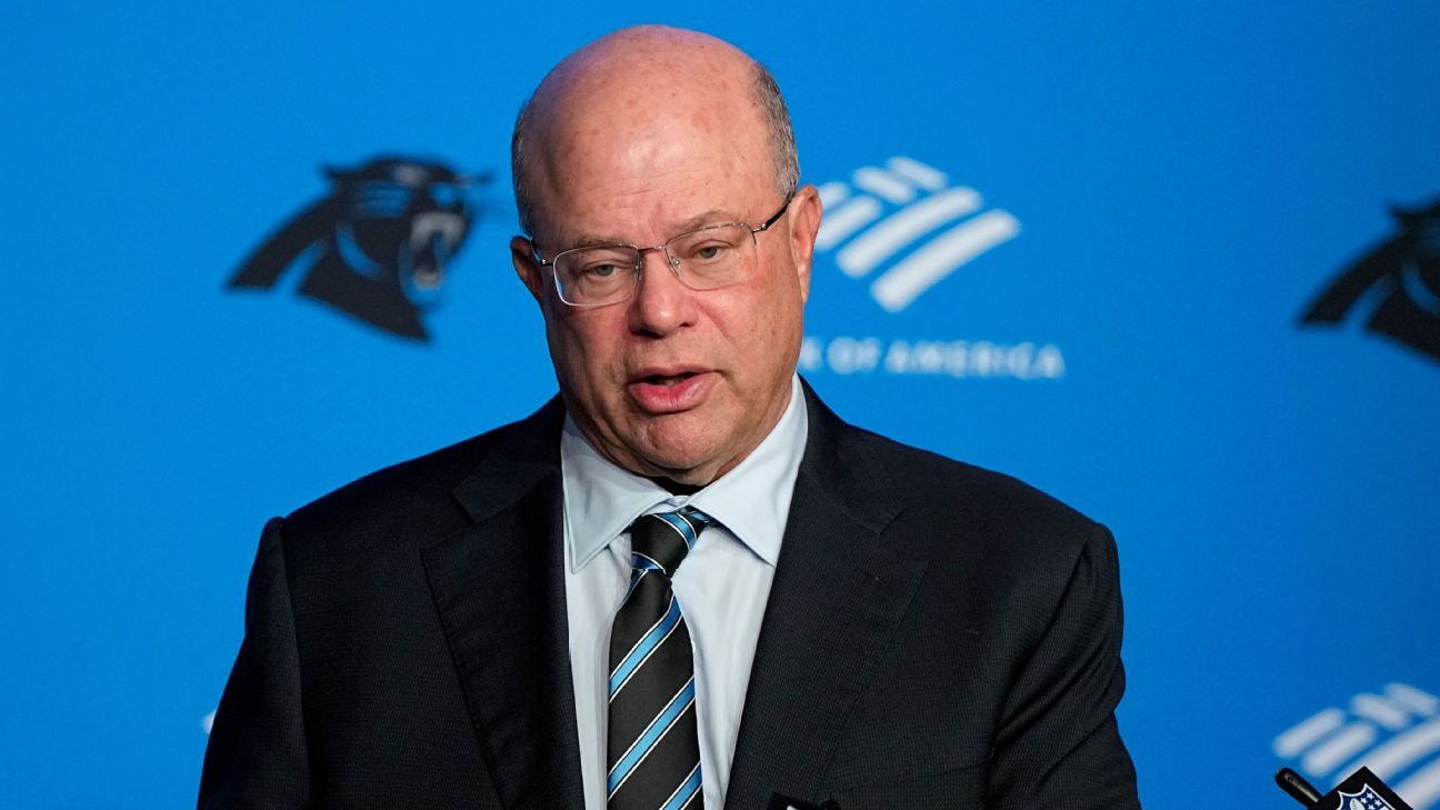 Panthers owner appears to toss drink at Jags fans