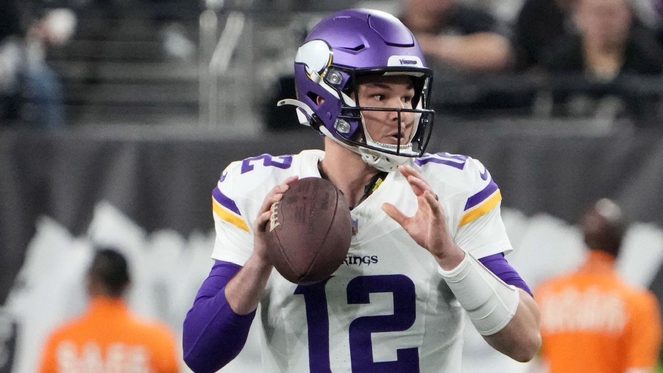 Vikings get improved quarterback play from Nick Mullens, but their