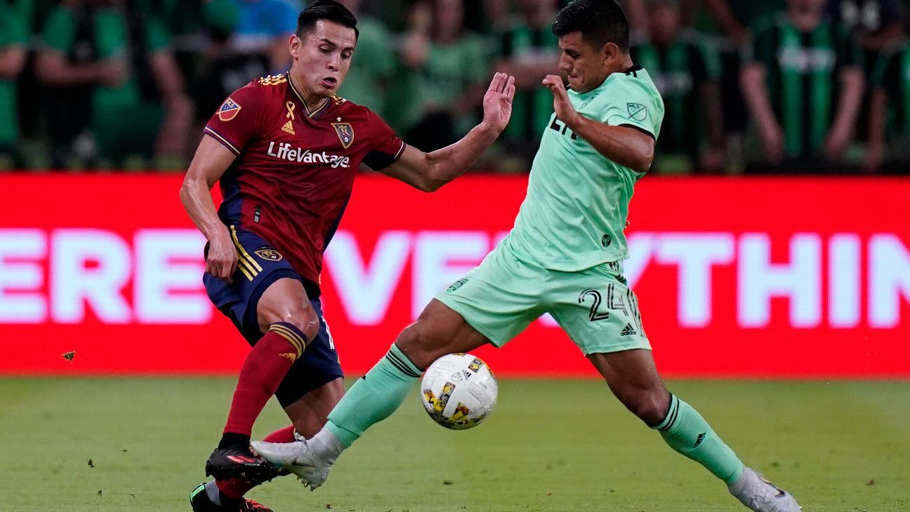 Elected Guatemalan Rubio Rubin orbits Mexico's Queretaro Club