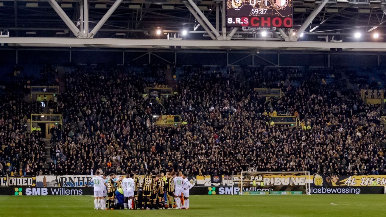 Vitesse vs Feyenoord suspendu en raison d’une invasion du terrain