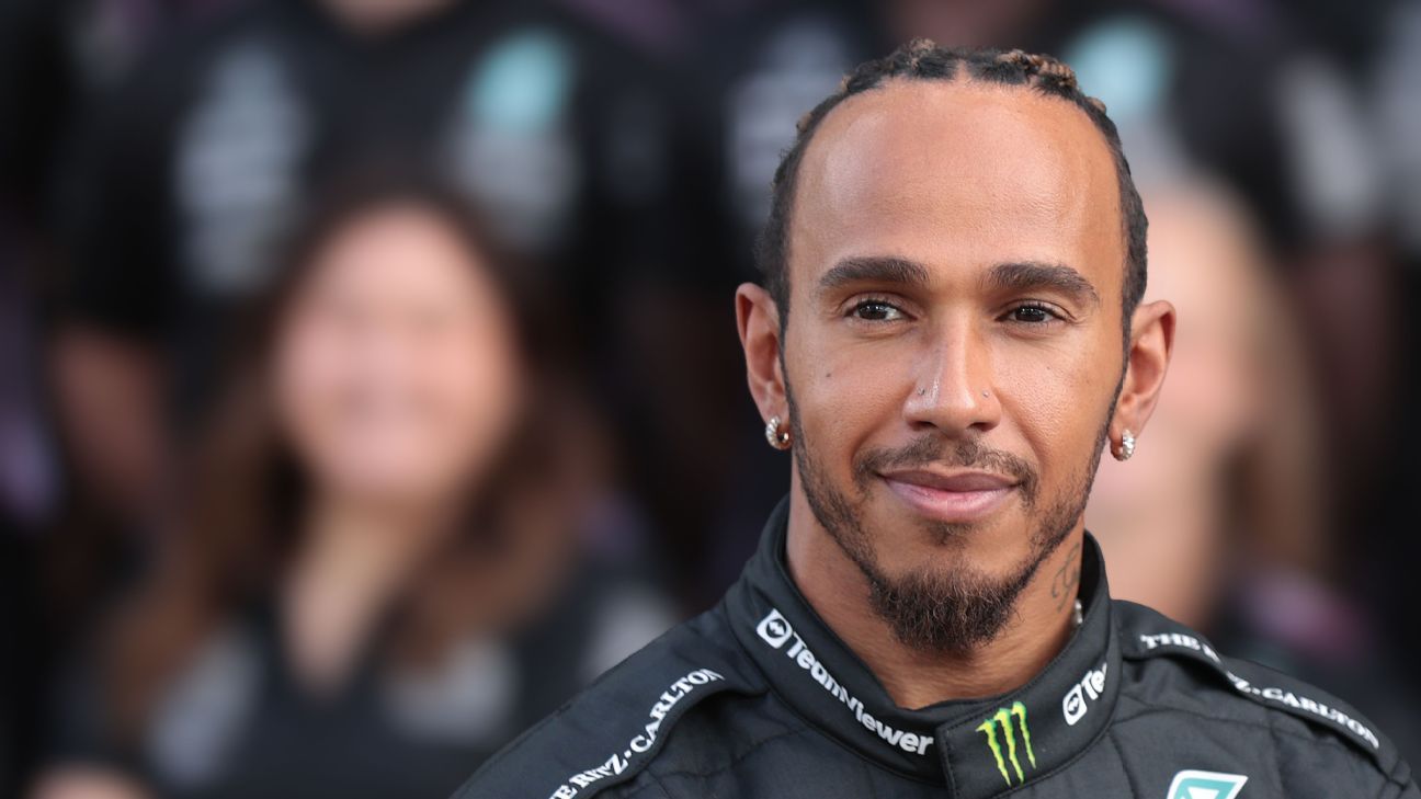 Lewis Hamilton se manifesta sobre troca da Mercedes pela Ferrari: 'Sonho de infância'