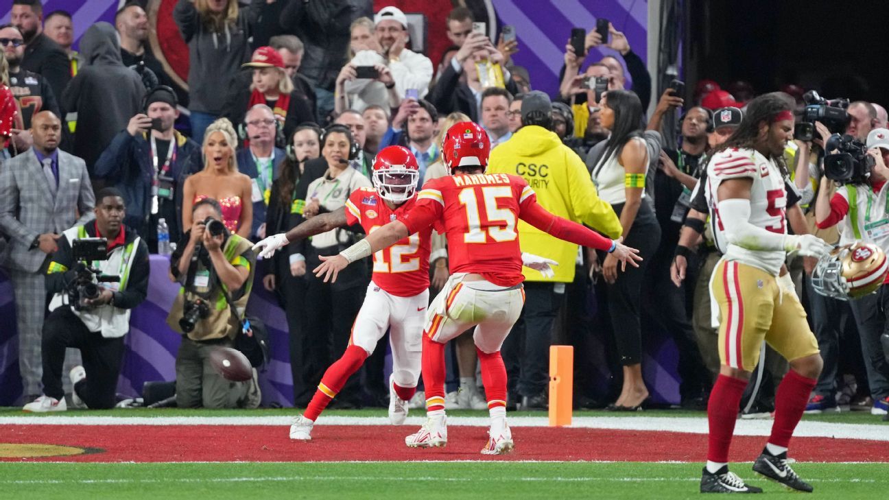 Kansas City Chiefs quarterback Patrick Mahomes connects with Rashee Rice  for chain-moving 13-yard catch and run in overtime