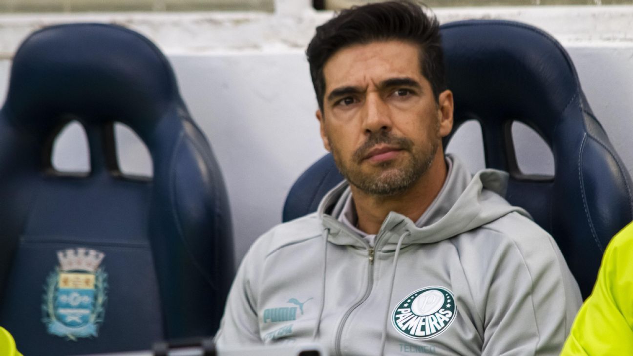 Abel Ferreira enfrenta mais uma grande derrota com empate heroico do Corinthians.