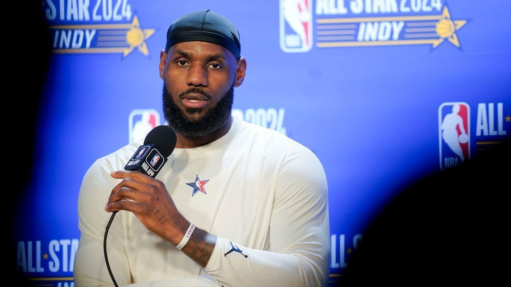 LeBron says he hopes to end career with Lakers