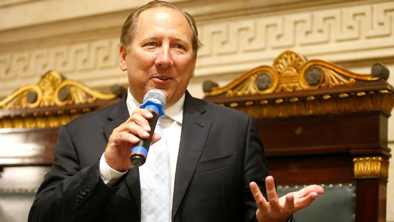 John Textor precisa apresentar provas sobre árbitros solicitando propina, afirma Braz.