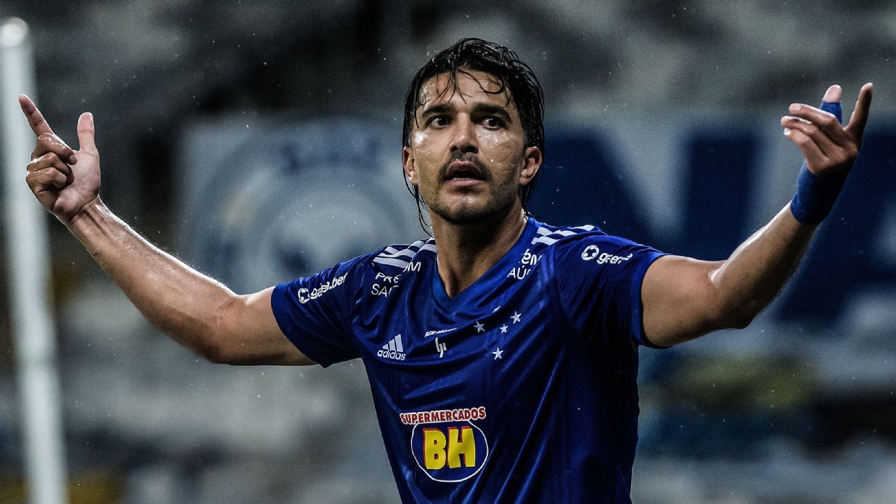 Cruzeiro confirma retorno de Marcelo Moreno e planeja partida de despedida.