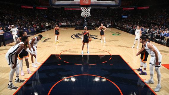 Шай Гилджес-Александер с мячом