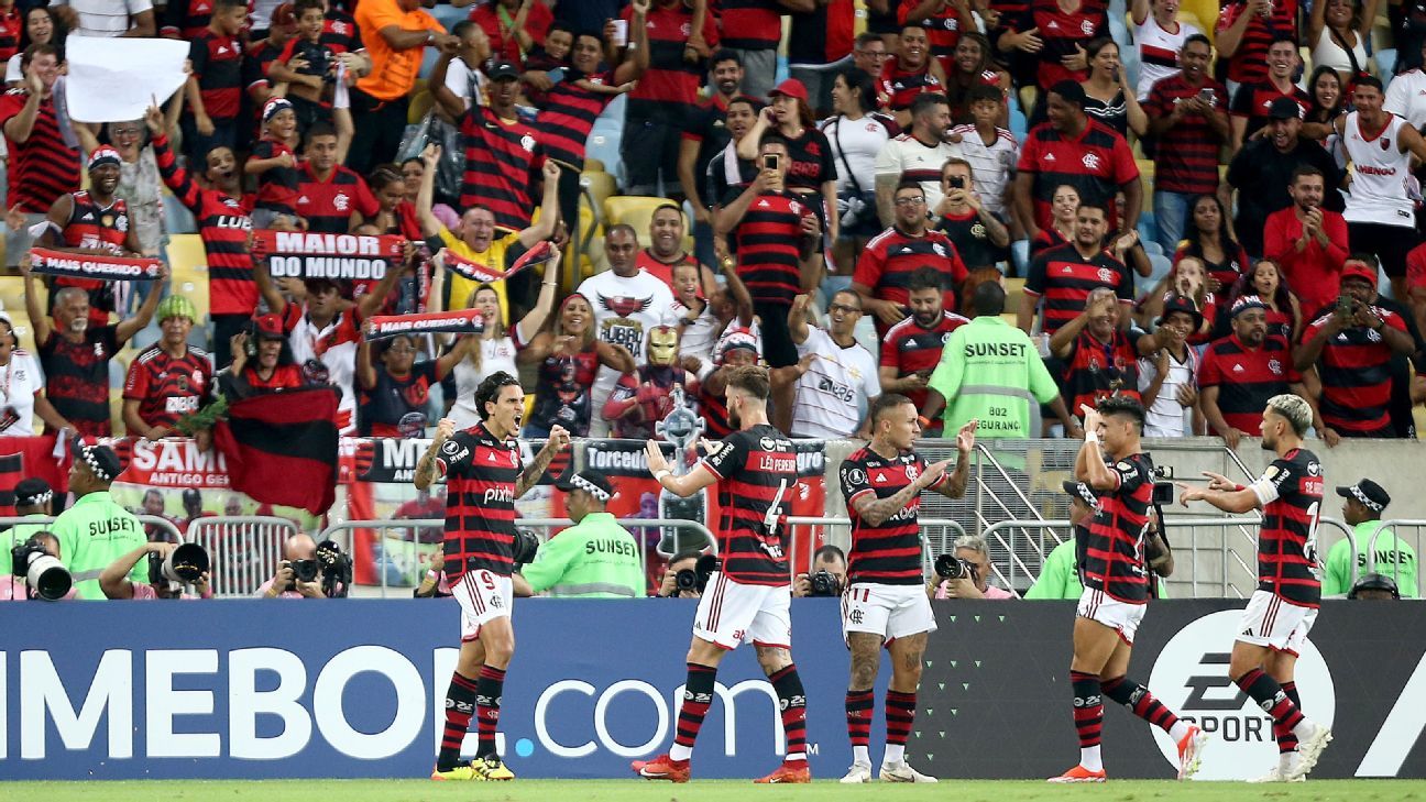 Flamengo vence Palestino no Maracanã com gol de estreante na Libertadores.