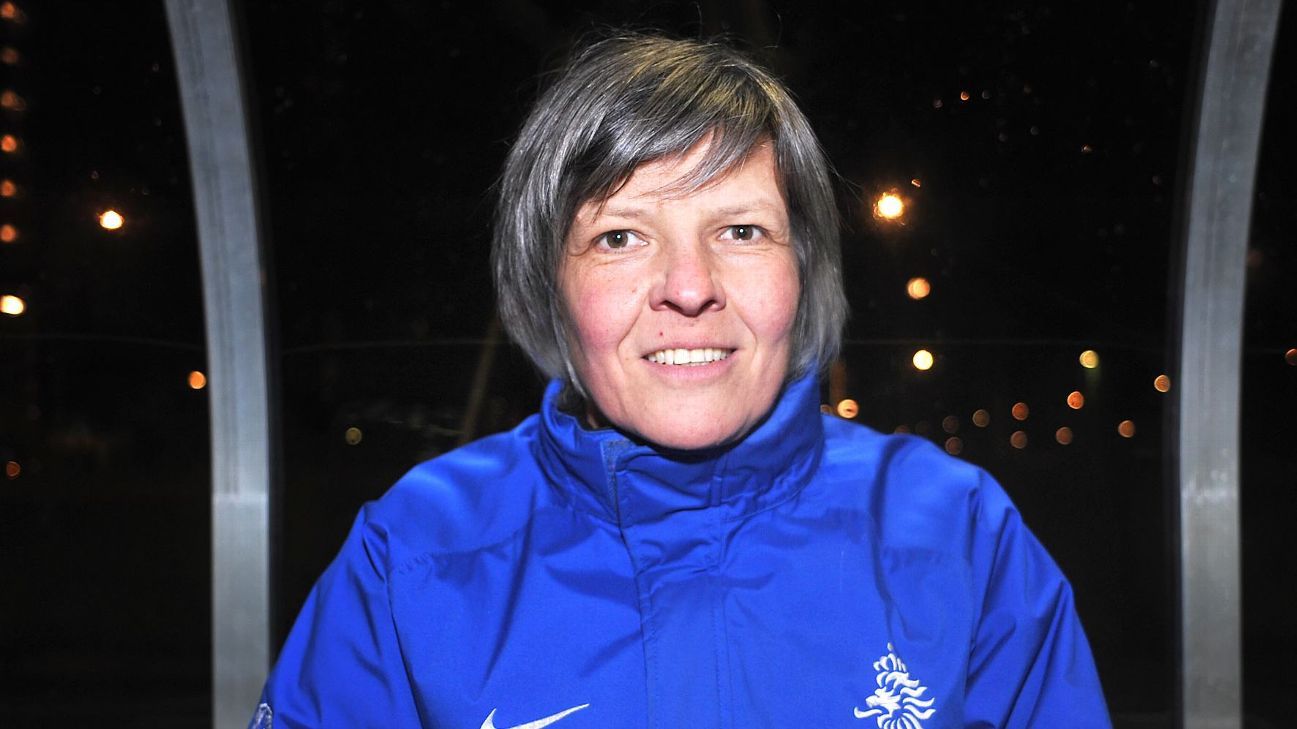 Hesterin De Ruys è il nuovo allenatore della squadra femminile dell'Ajax