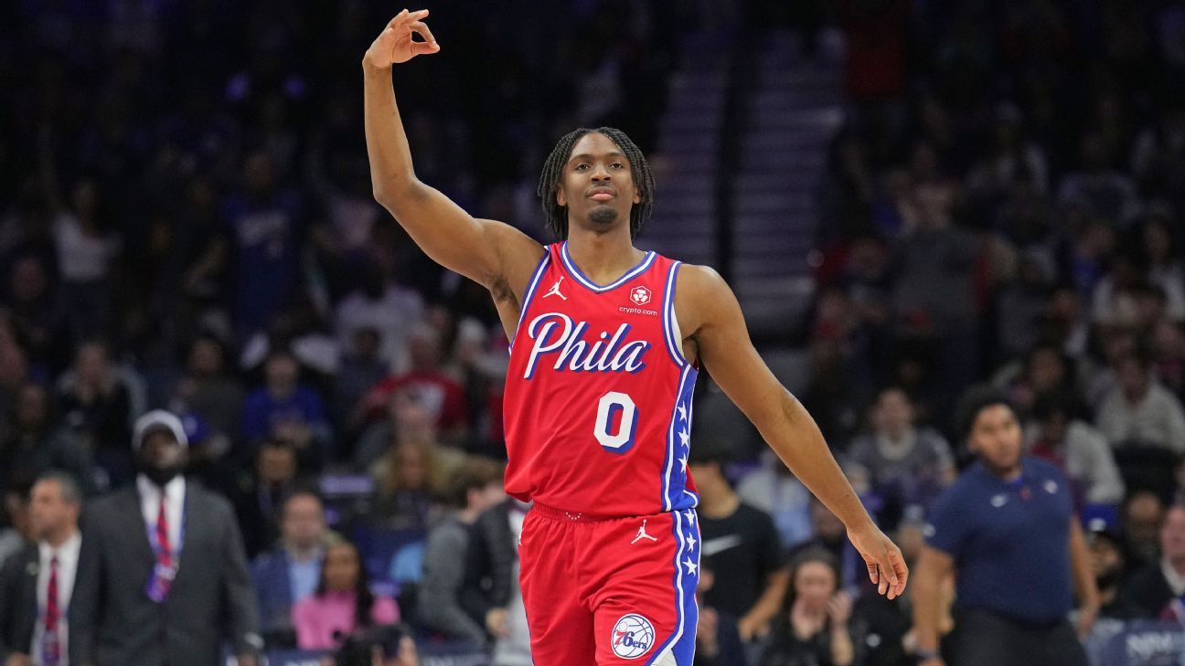 Tyrese Maxey e Joel Embiid começando pelo 76ers no jogo 2