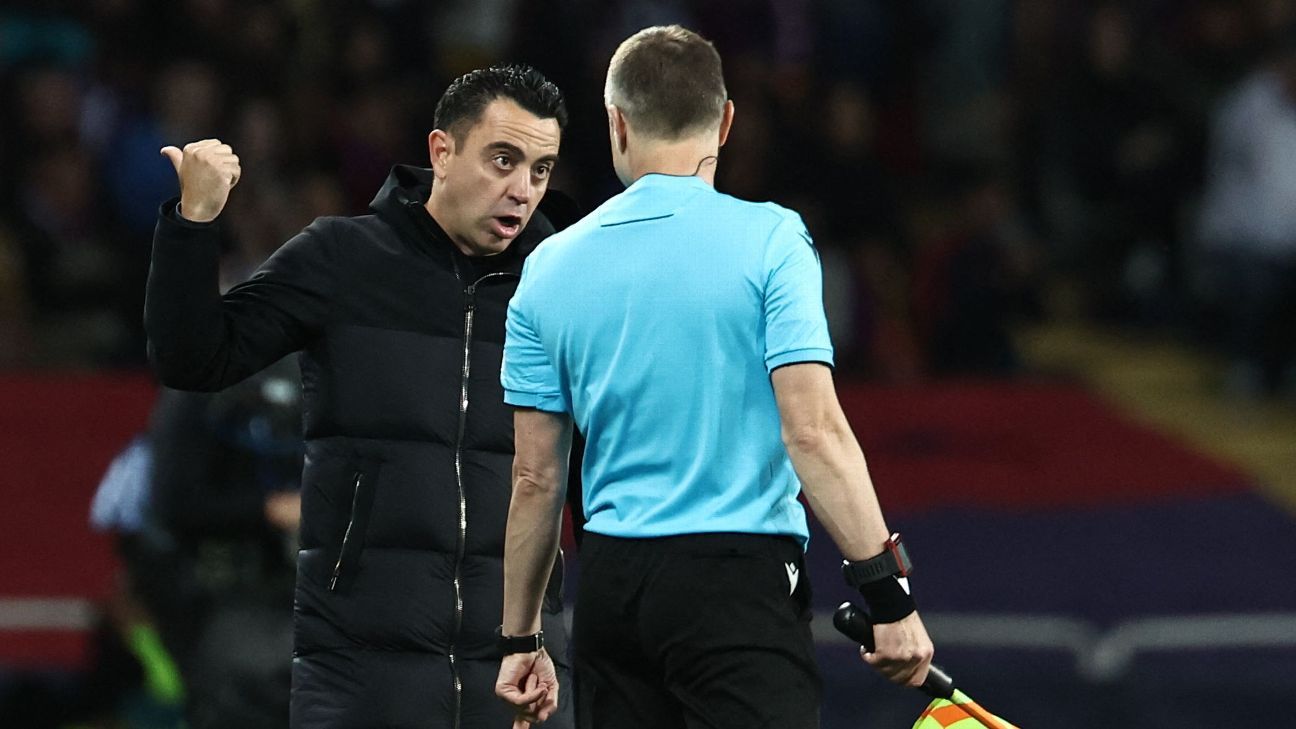 La sortie de la Ligue des Champions montre que Xavi avait raison : il doit quitter le Barça